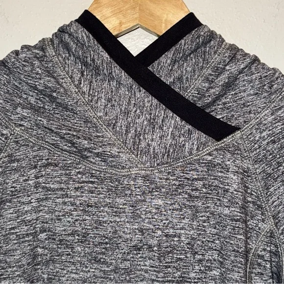 Lululemon Think Fast Hoodie black gray Size 6 - Picture 3 of 8